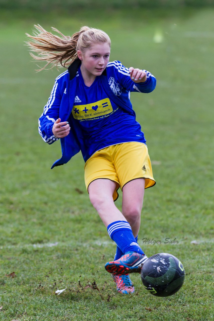 Bild 52 - B-Juniorinnen TSV Gnutz o.W. - SV Henstedt Ulzburg II : Ergebnis: ca. 5:0